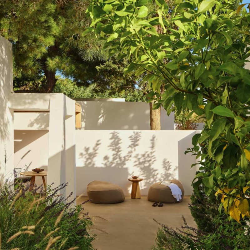 Nature Superior Bungalow with Private Garden Overview