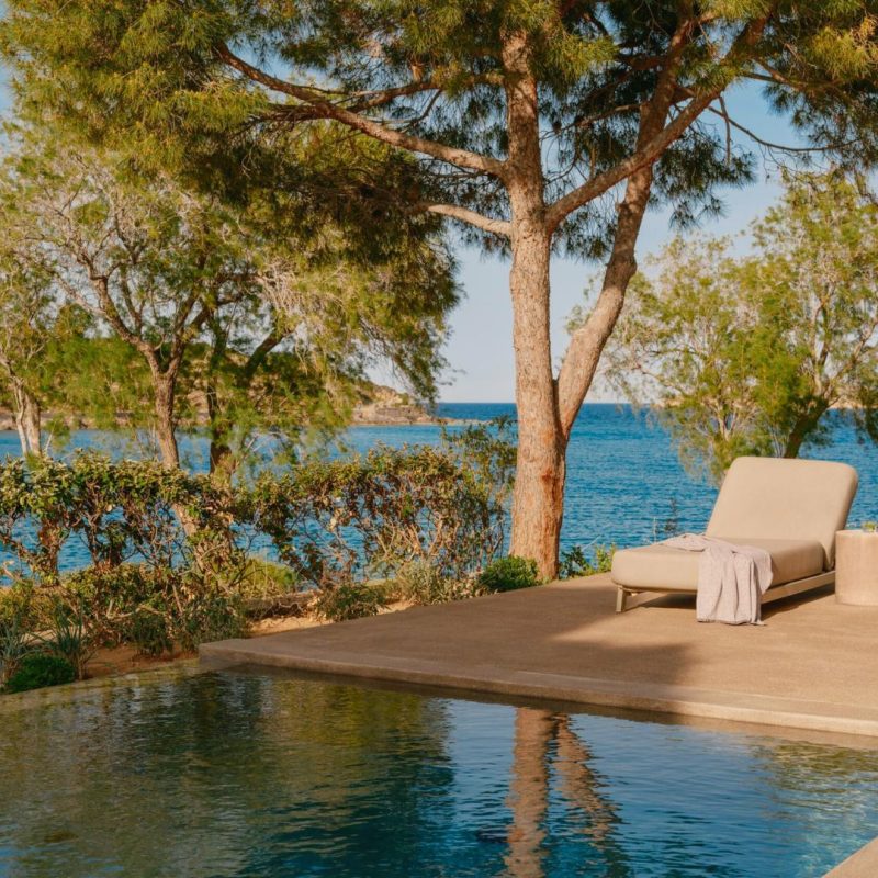 Superior Seafront Bungalow with Private Pool Area with View