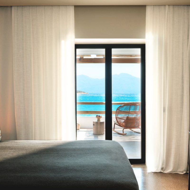 Three Bedroom Waterfront Villa with Private Pool_ Bedroom